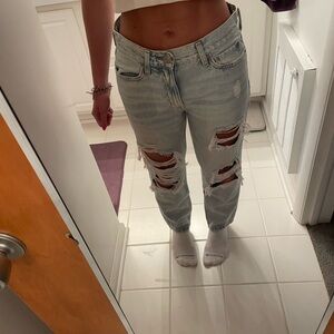 Aeropostale Light Wash Mom Jeans Distressed Style Size 2
